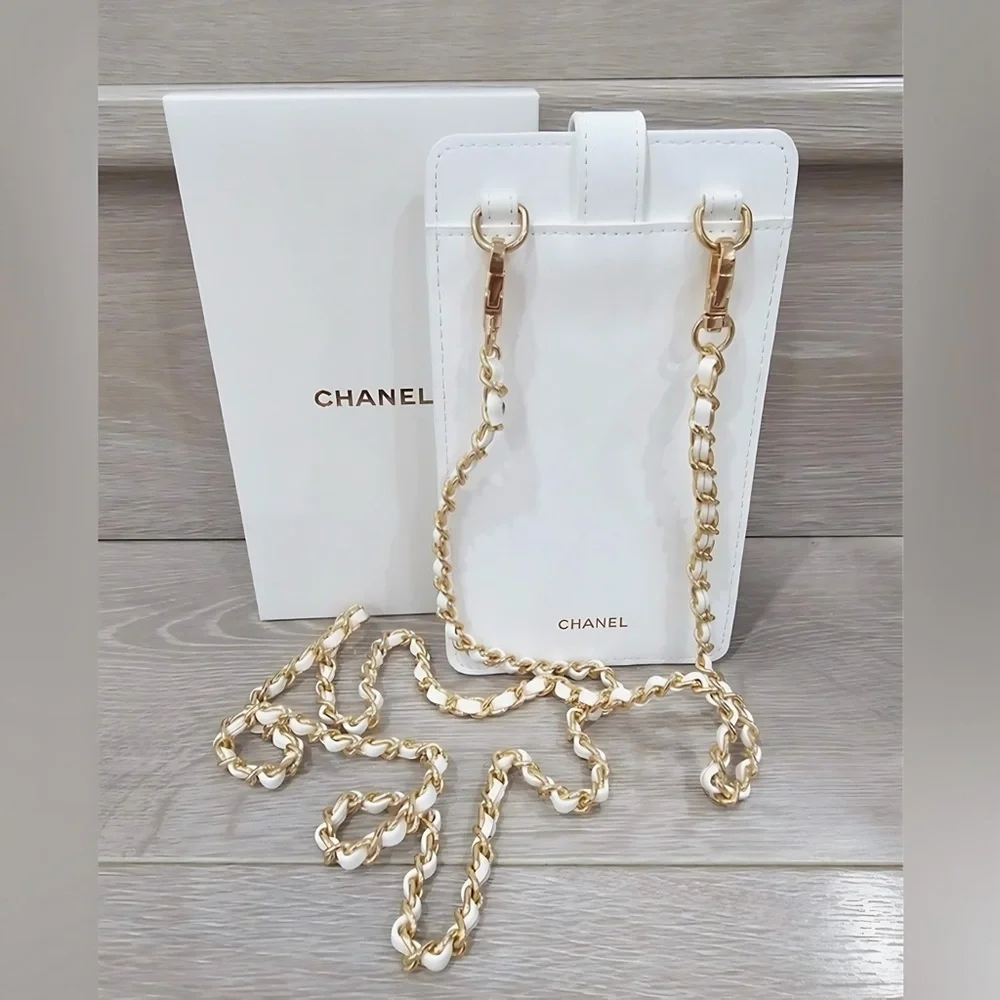 Chanel New Quilted White Phone & Card Holder Crossbody Gold Chain Strap GWP VIP - Picture 2 of 10